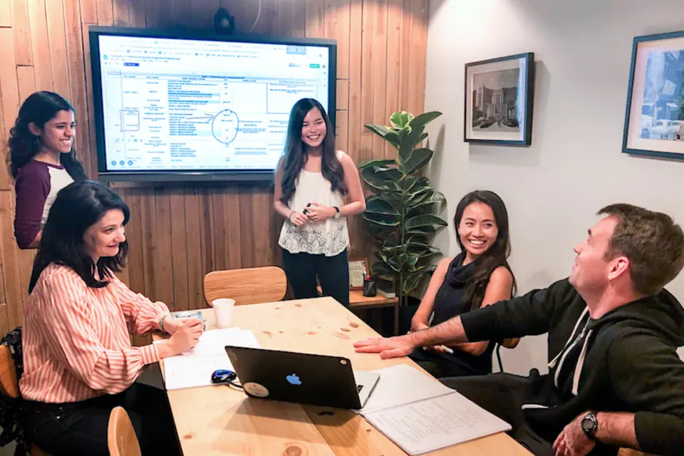8 Pax Meeting Room