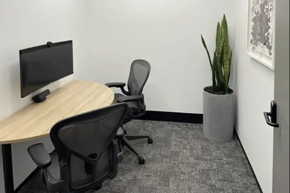 Room L17 - Queens Park