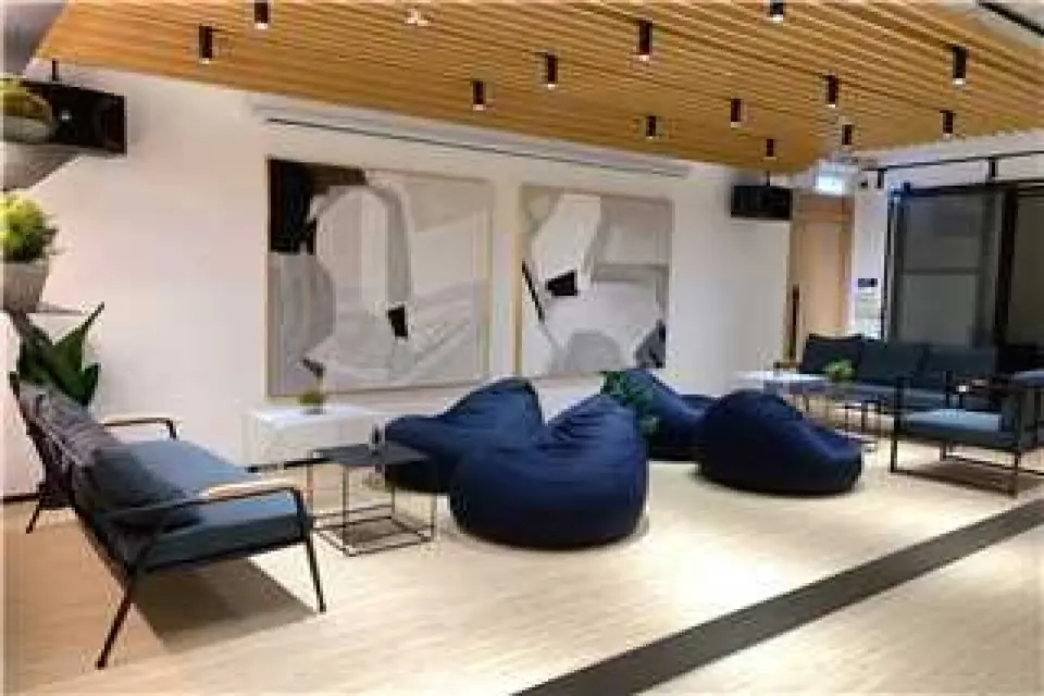 Lounge Area for Weekday Business Hours