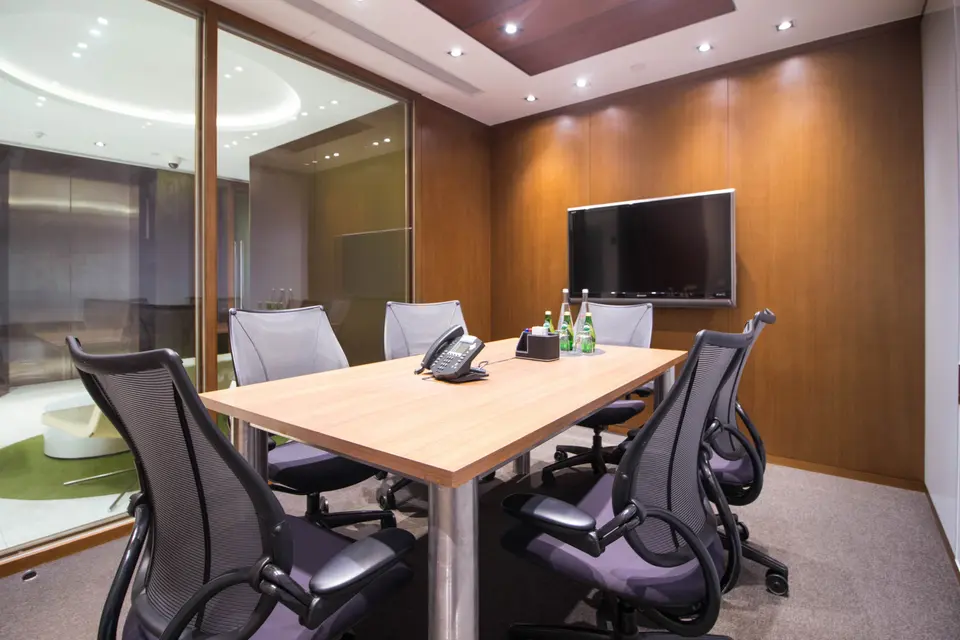 Meeting Room - Commander