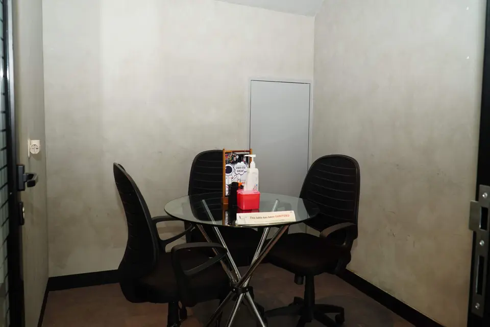 3-pax Meeting Room