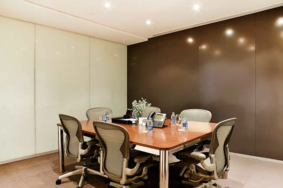 L30, Room 30B
