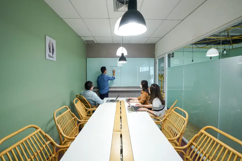 Meeting Room (8pax)