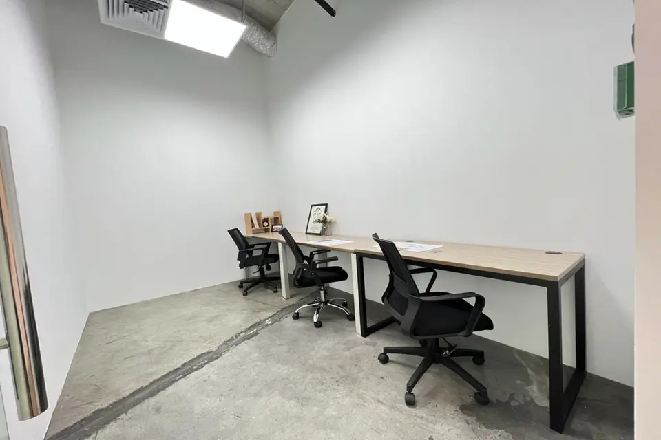 1 Pax Day Office
