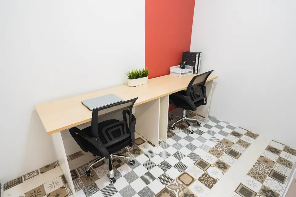 2 Pax Day Office