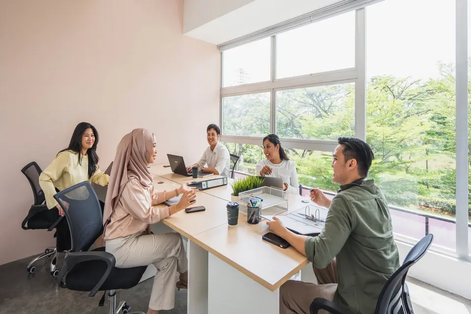 5 Pax Day Office