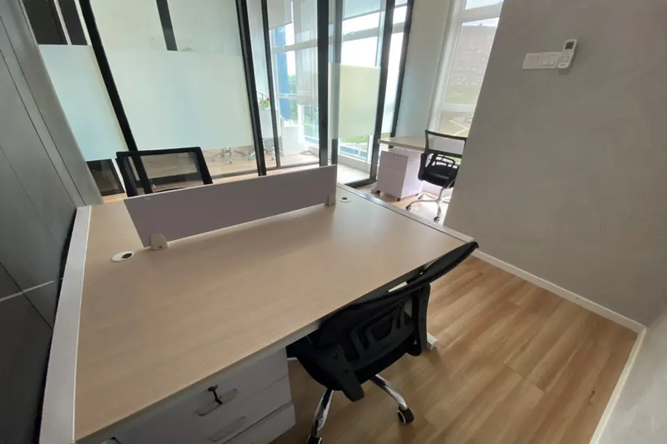 3 Pax Day Office