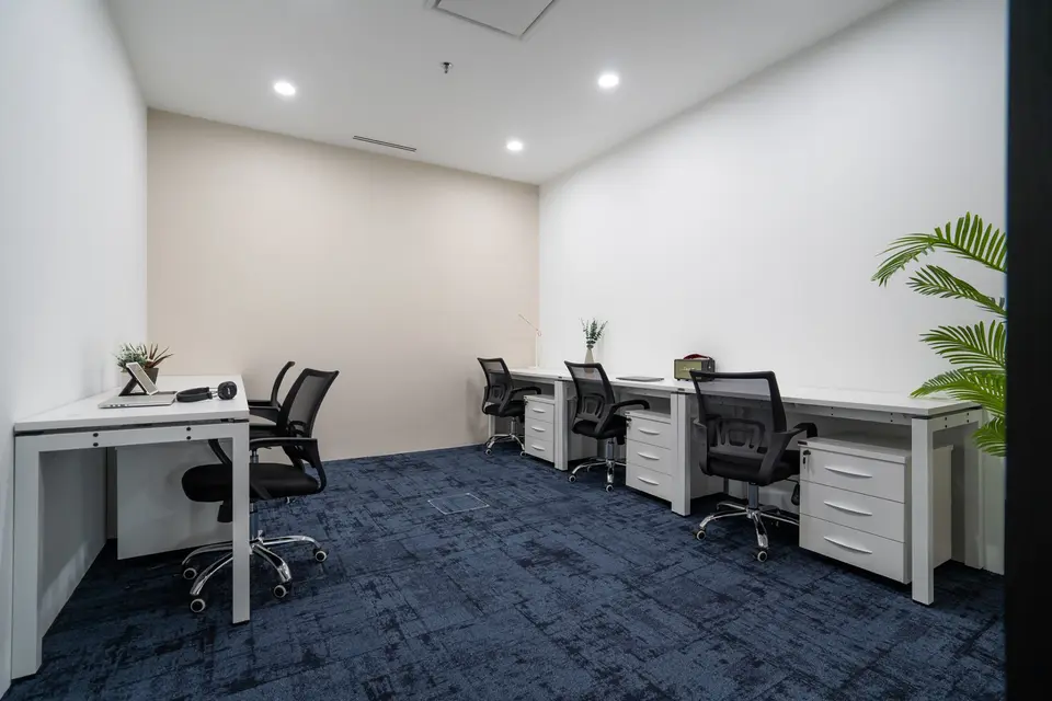4 Pax Day Office