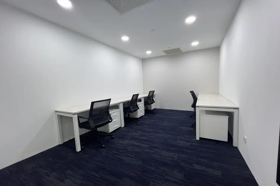 5 Pax Day Office