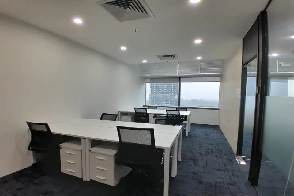 8 Pax Day Office