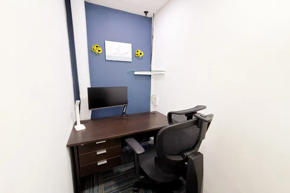 No. 4 - 1 pax Day Office