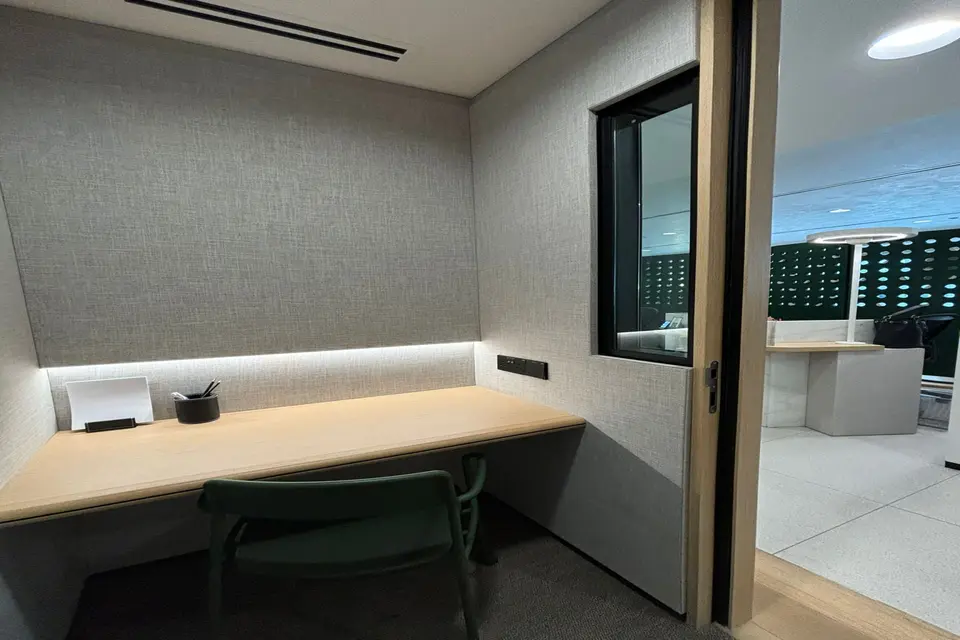 1 pax Day Office