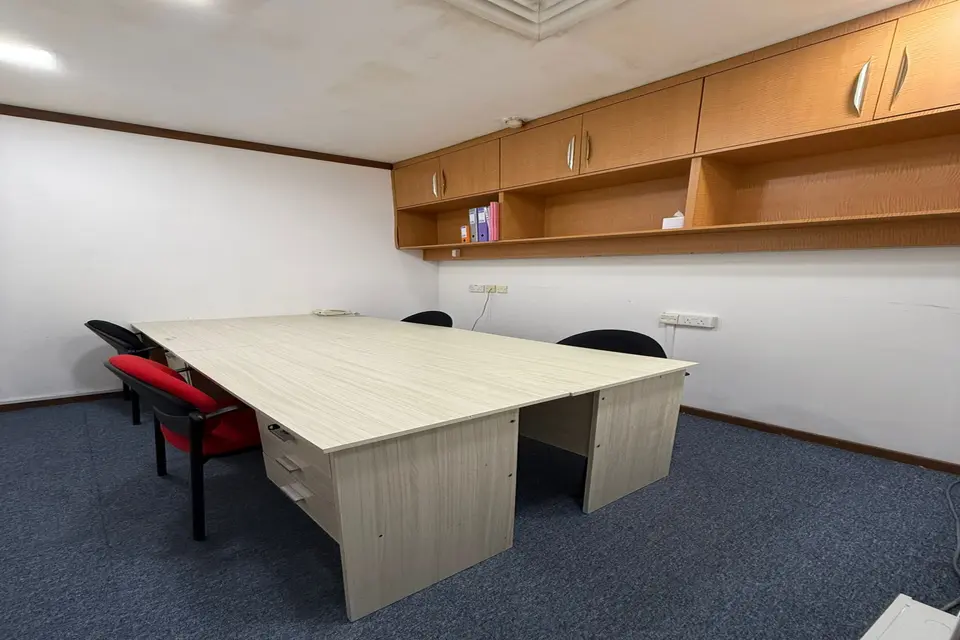 4 pax Day Office