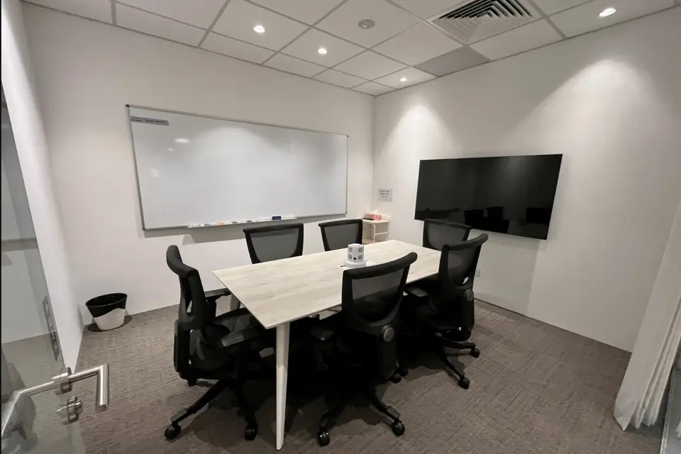 AVB Boardroom M4