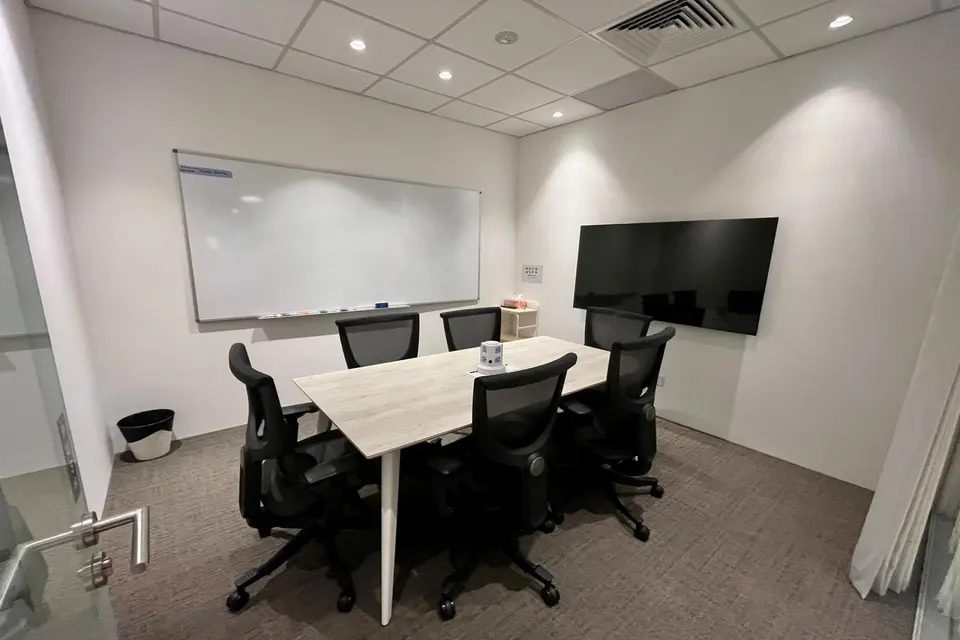AVB Boardroom M4