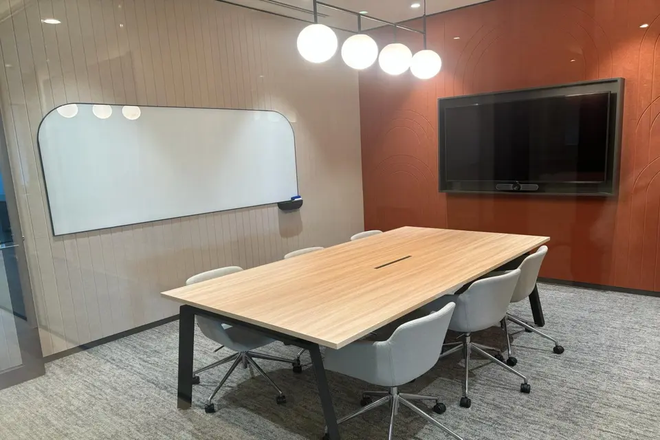 Meeting Room 2 (6 pax)