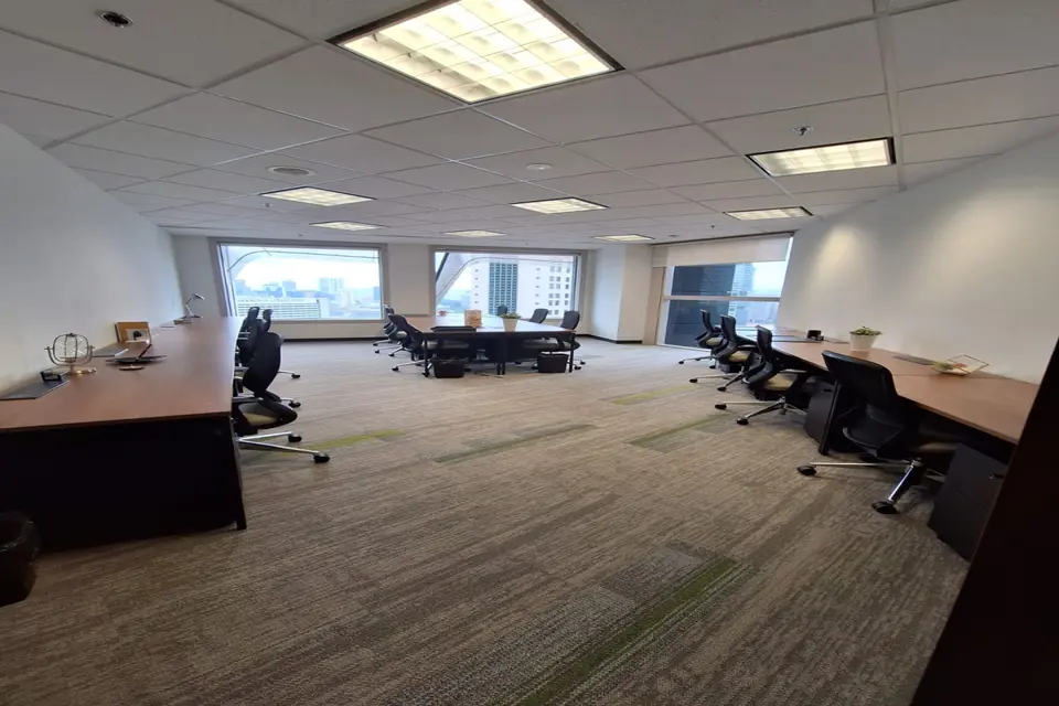 Suite 03 (13-17 pax)