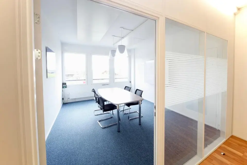 Büro Impuls GmbH - Sitzungszimmer klein
