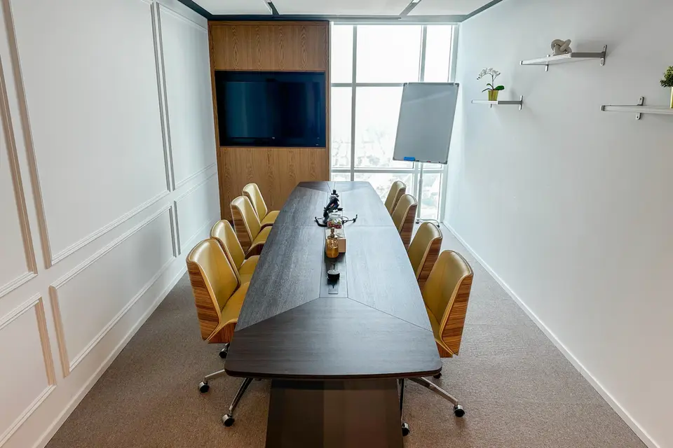 10 Seater Board Room - 35th Floor