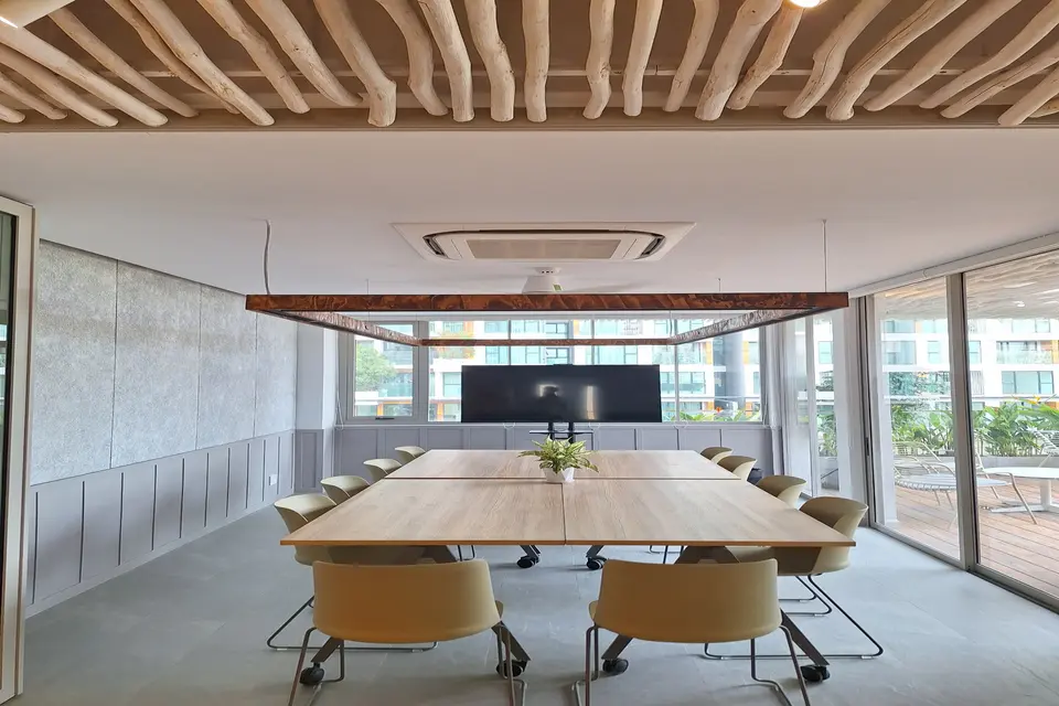 10 pax Meeting Room