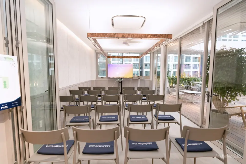 20 pax Meeting Room