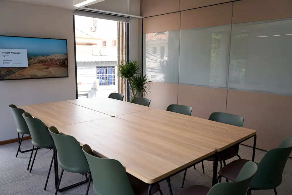10 pax Meeting Room