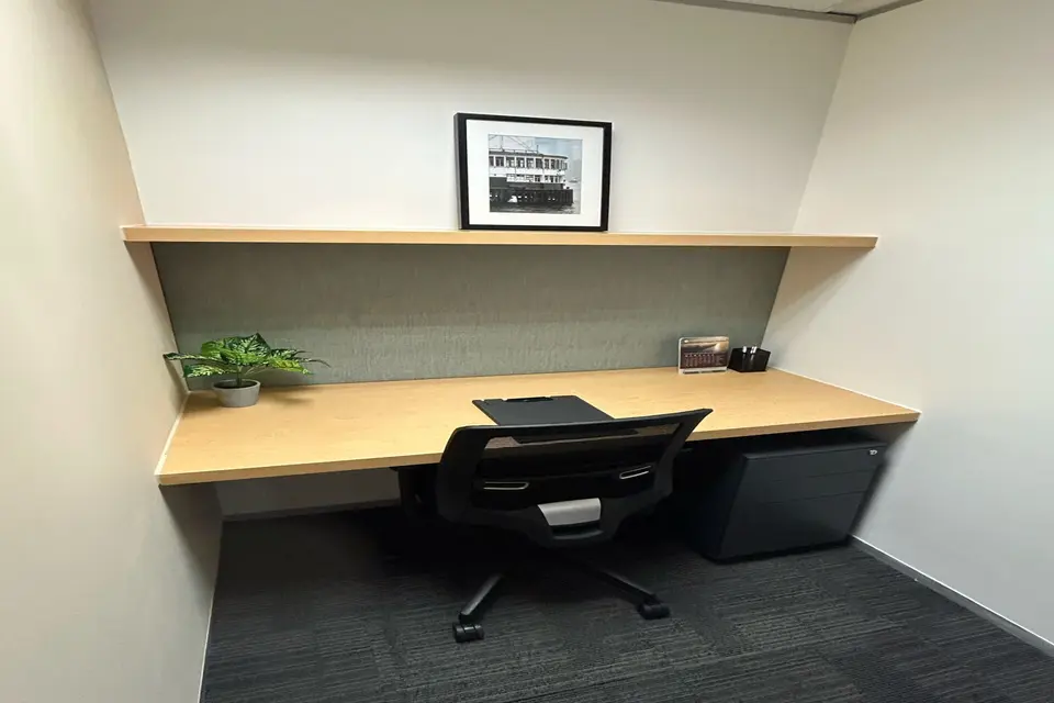 1 pax Day Office