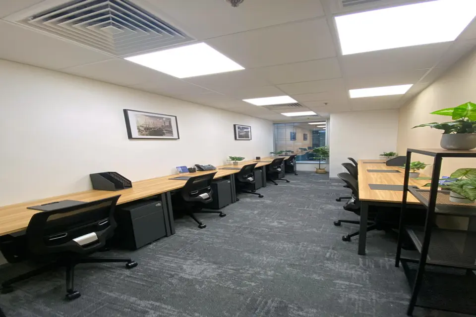 8 pax Day Office