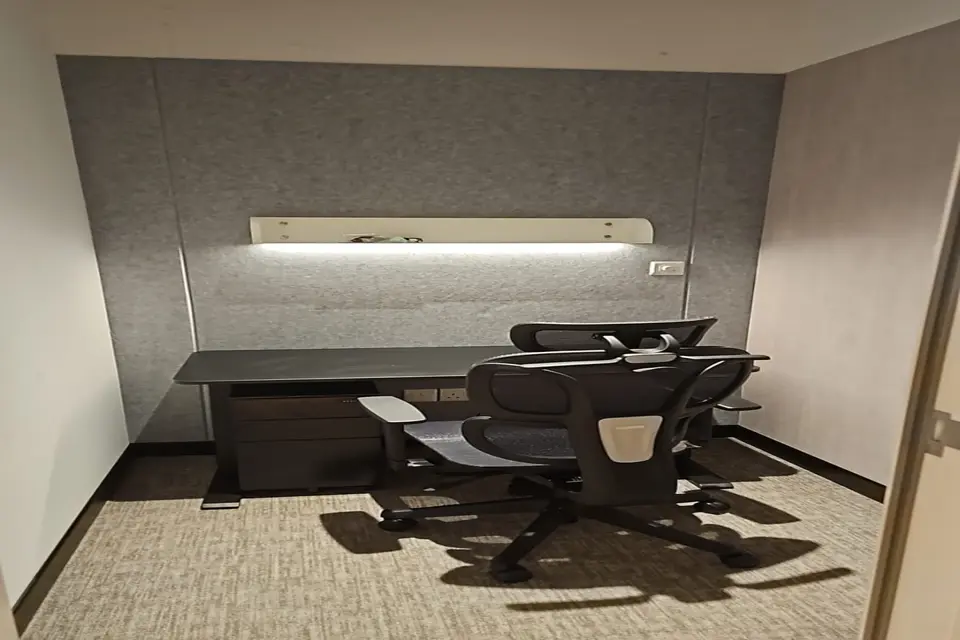 1 pax Day Office