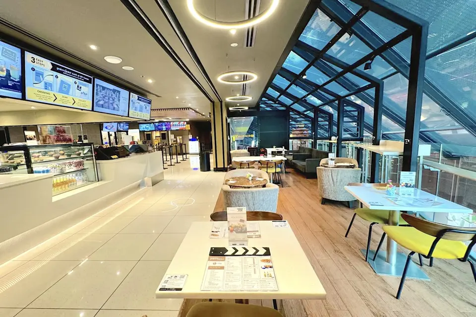 Funan Golden Village Grab & Gold Cafe