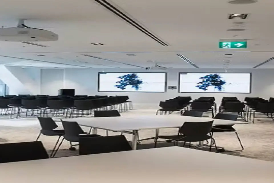 Auditorium + Bennelong