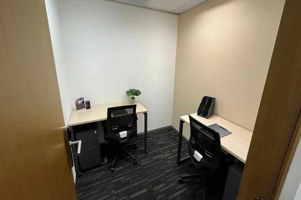 2 pax Day Office