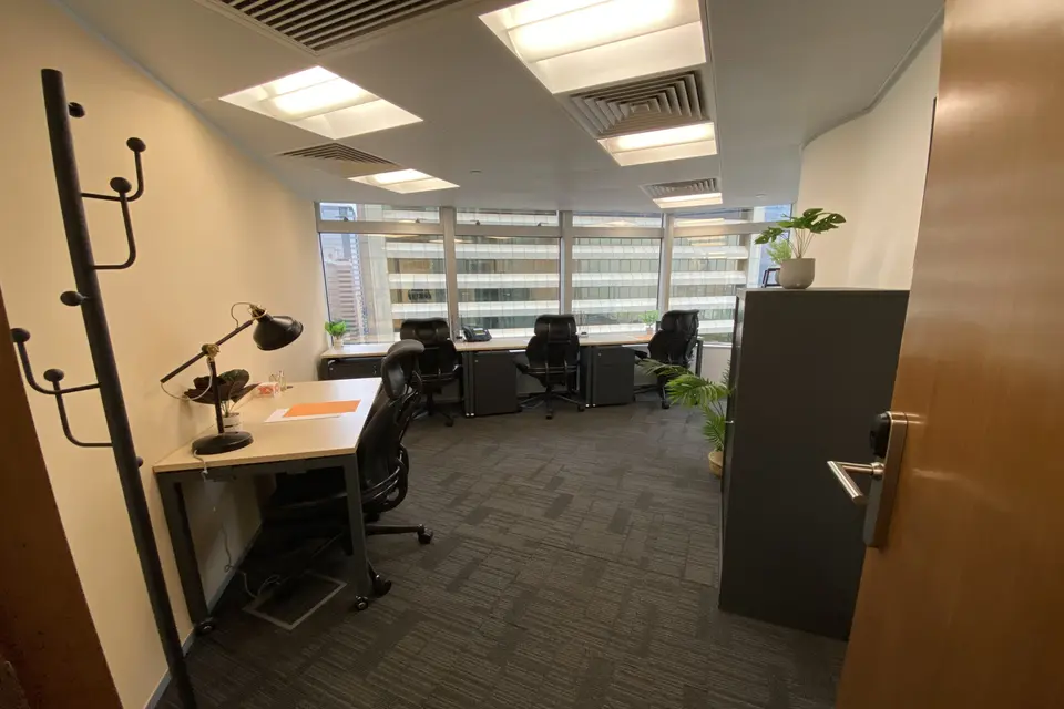 5 pax Day Office