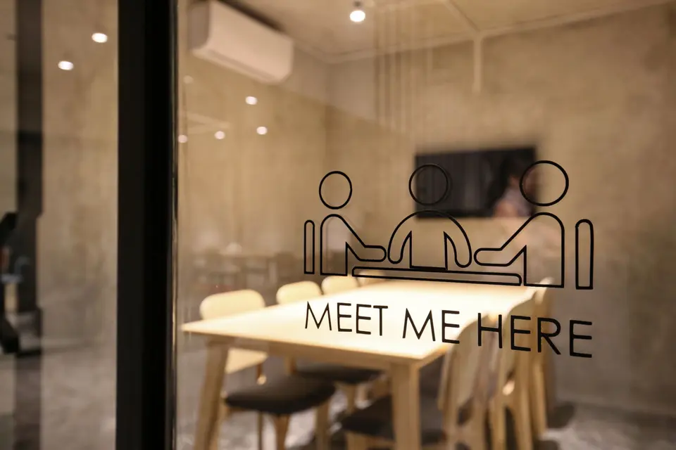 Meet-Me-Here A