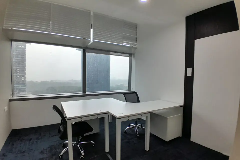 10 Pax Day Office