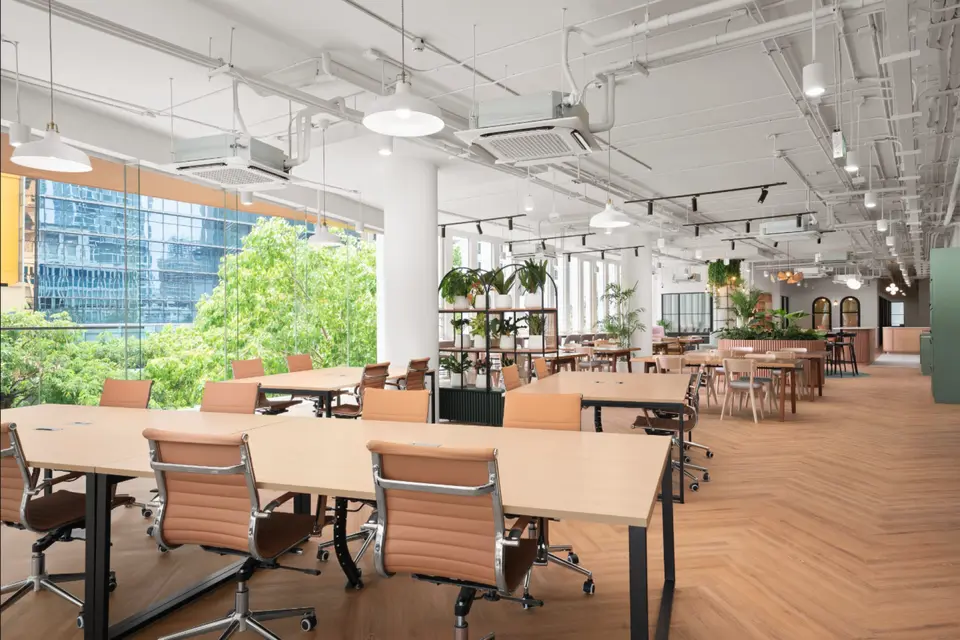 Ploenchit at Canvas