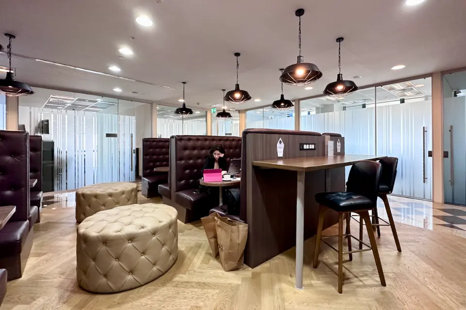 Boulevard Plaza Tower Two | Level 23