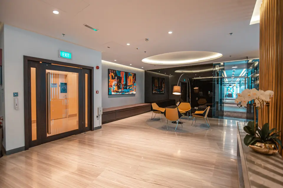 Marina Plaza | Level 32