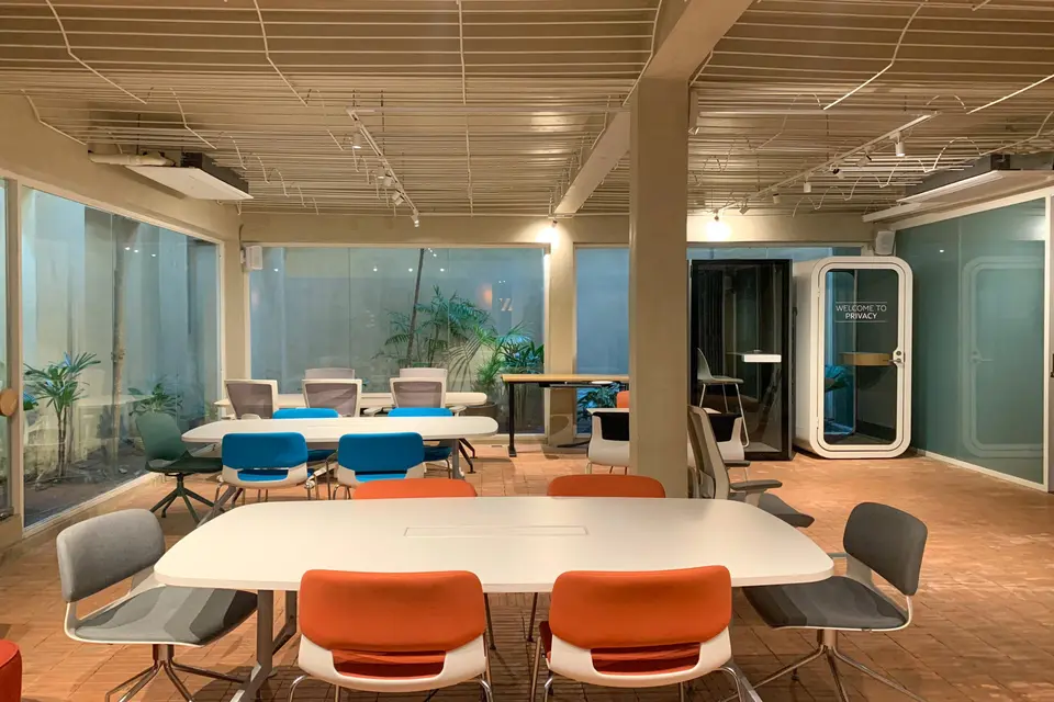 200 Pasteur | W Business Center