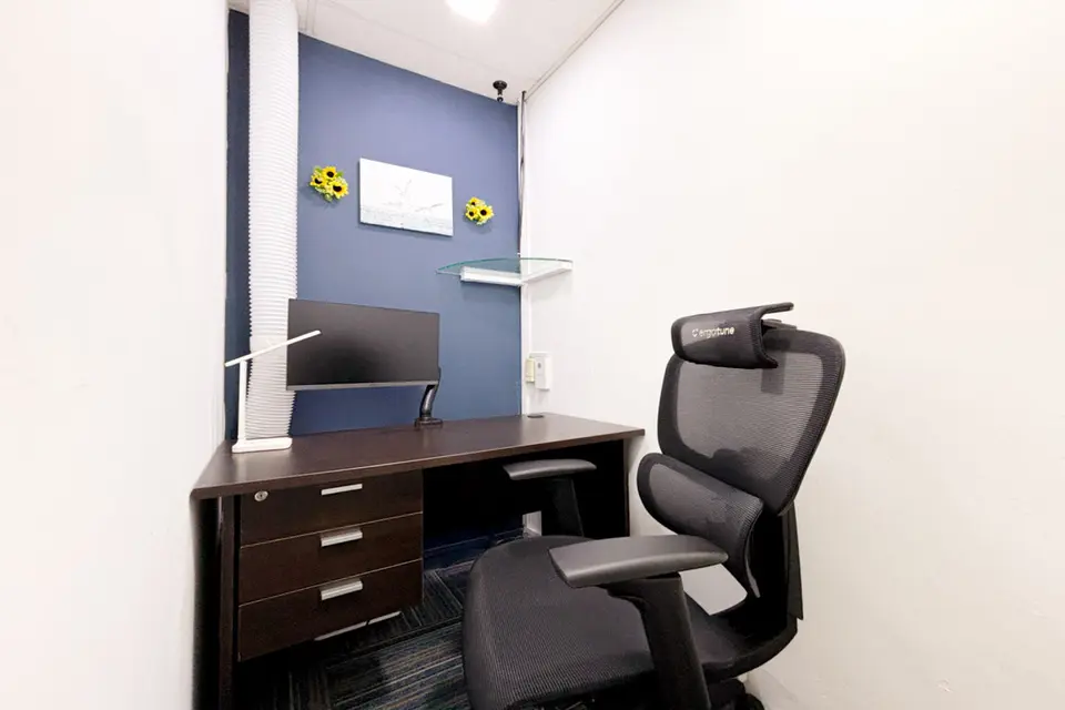 No. 4 - 1 pax Day Office