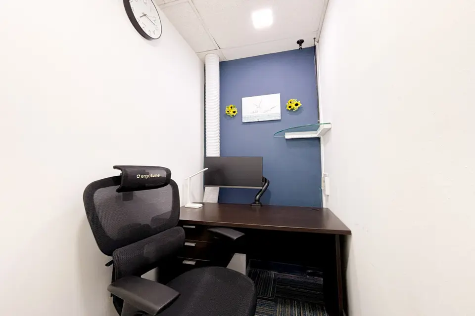 No. 4 - 1 pax Day Office