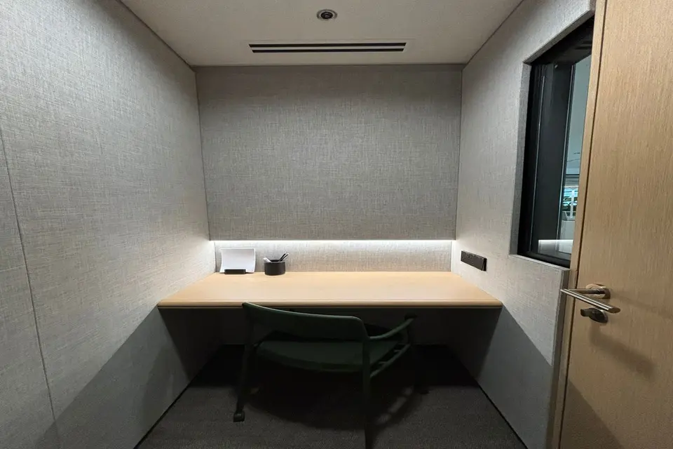 1 pax Day Office