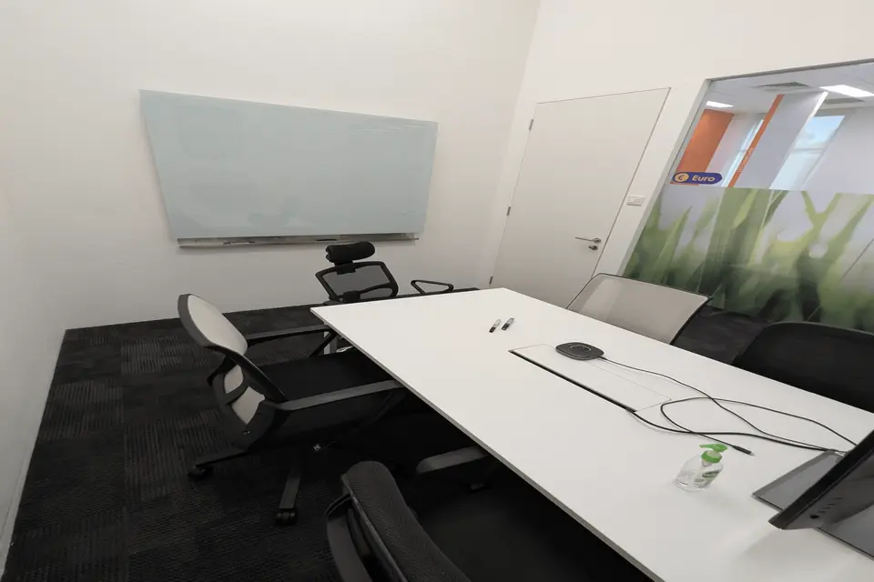 Euro Meeting Room
