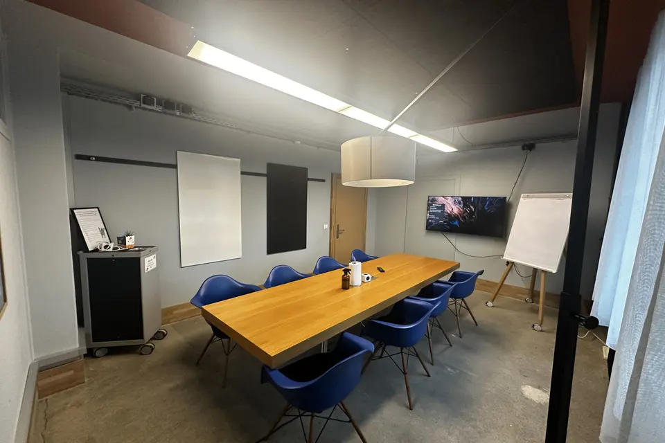 Challenger meeting room