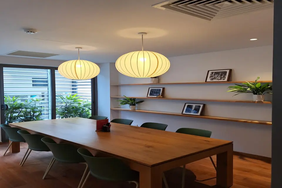 8 pax Meeting Room