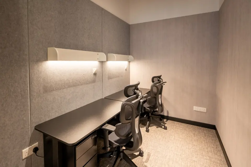 2 pax Day Office