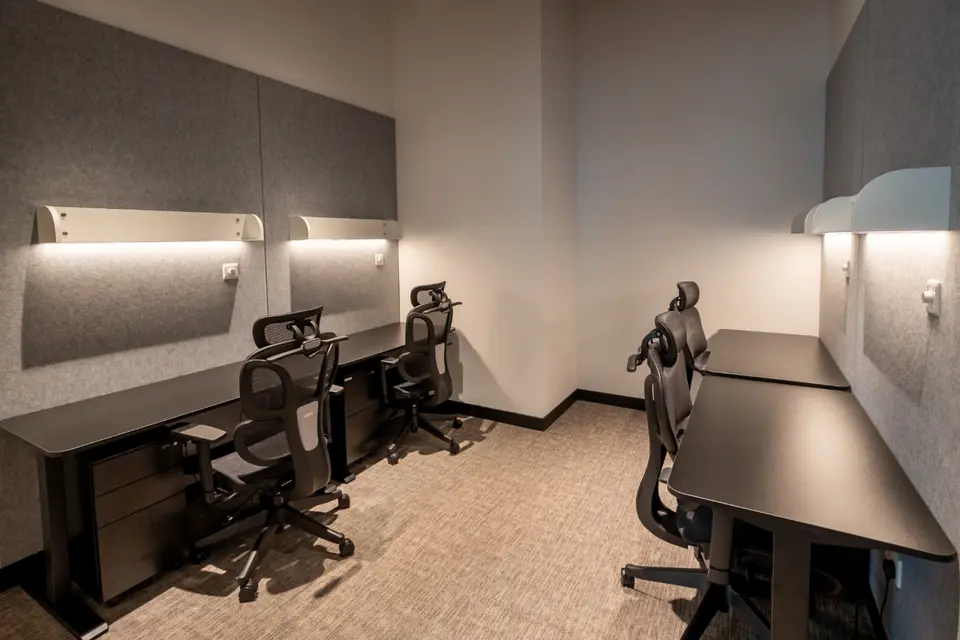 4 pax Day Office