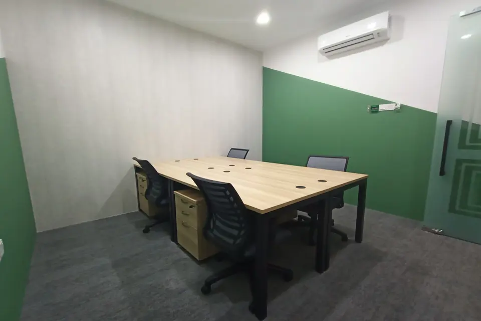 4 Pax Day Office