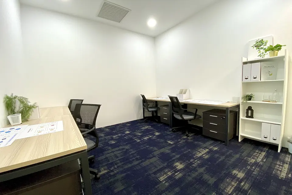 4 Pax Day Office