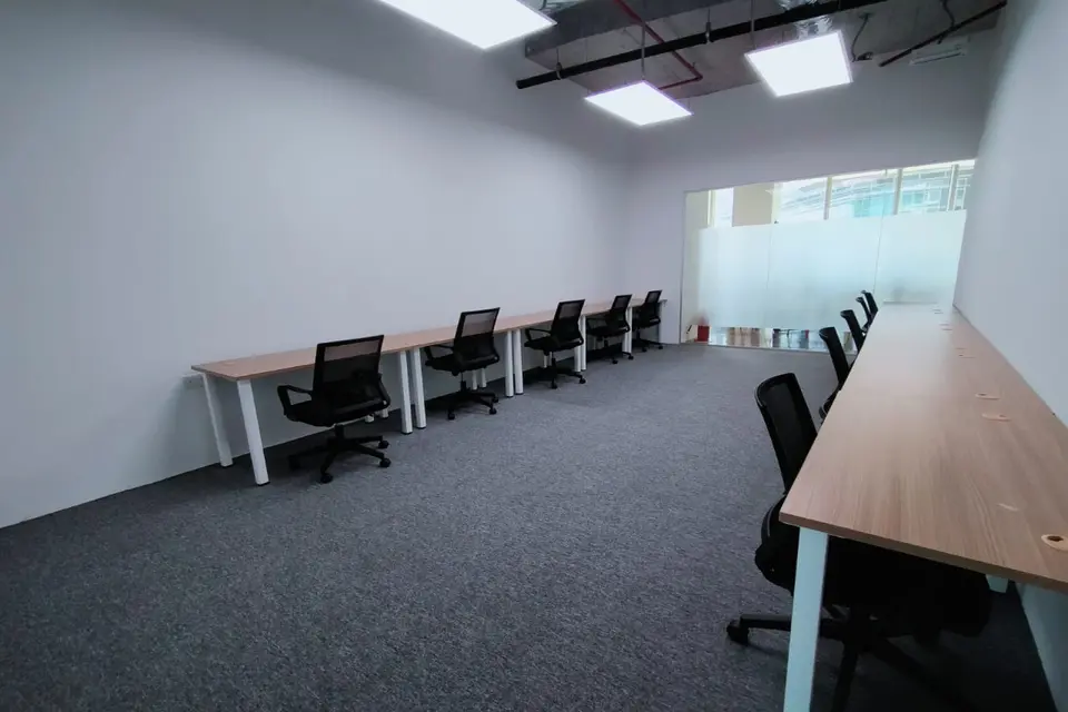 7 Pax Day Office